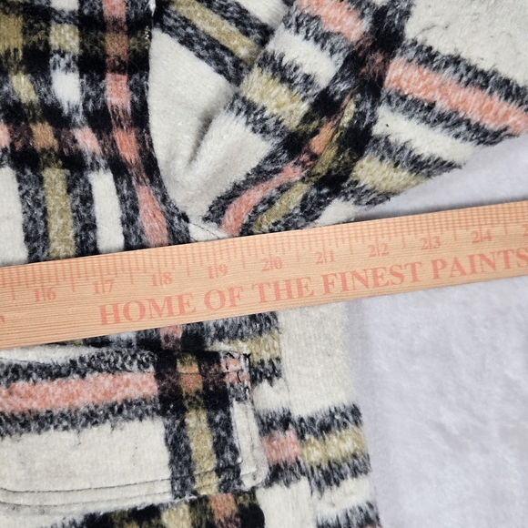 Bagatelle Checkered Teddy Jacket in Cream, Pink, and Black - Picture 9 of 14